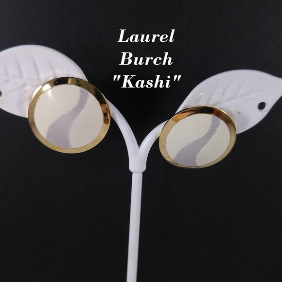Laurel Burch "Kashi" Post Earrings, Cream & Gray Enamel, Gold Plated, 1980s - Picture 1 of 10